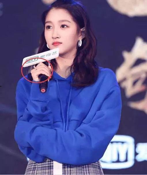 女生说吃瓜是暗示男生吗